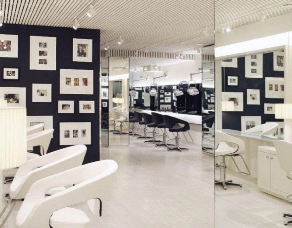 Embrace your natural gray hair with Warren Tricomi.